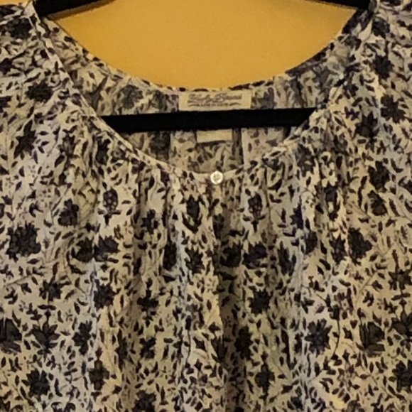 2/$15 Preloved Lucky Brand Shirt B13 - Picture 3 of 8